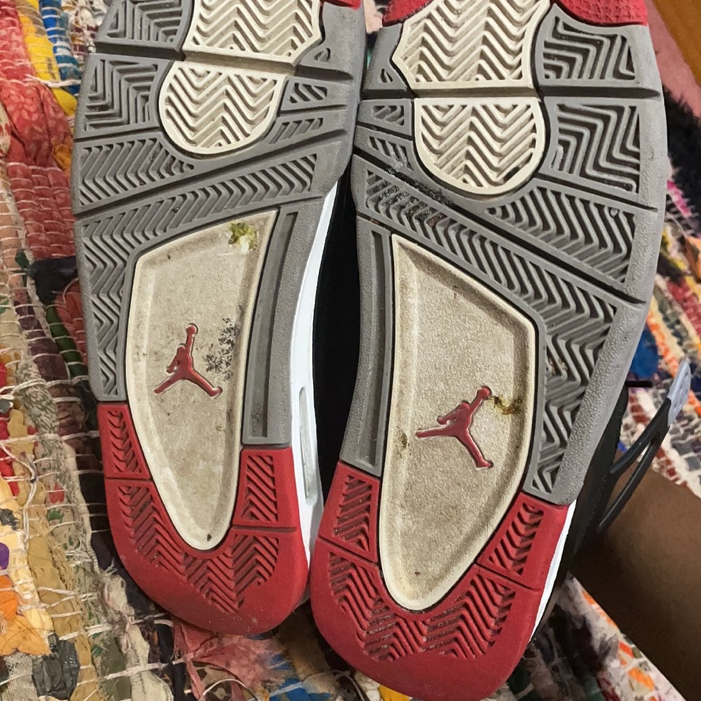 Jordan bread 4s - Picture 3 of 3